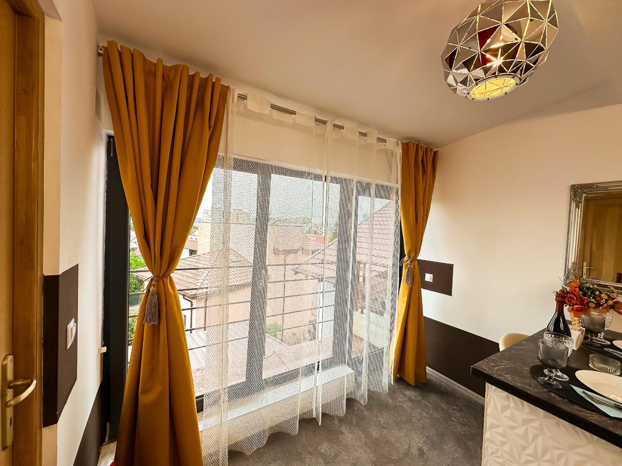 The Royal - Studio With Balcony & Panoramic View Craiova Exterior foto